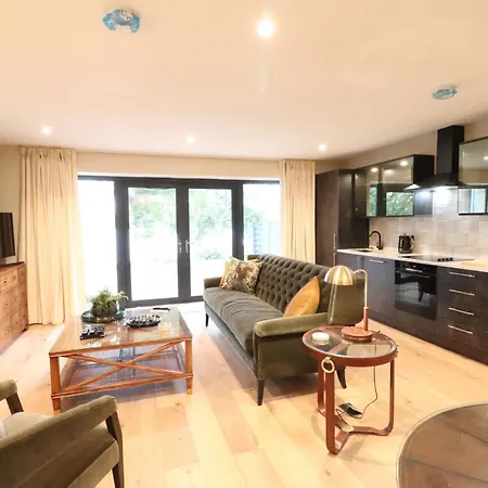Tarn End 8, Talkin Tarn, Brampton Holiday home *